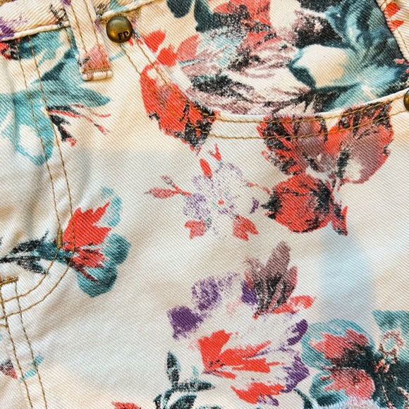 Free People Cut Off shorts size 27 - Picture 4 of 4